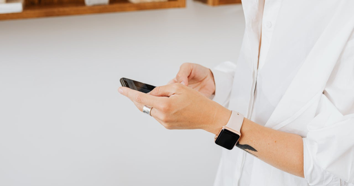 España acelera el control horario digital tras rechazar la jornada de 37,5 h | App de fichaje JornAda